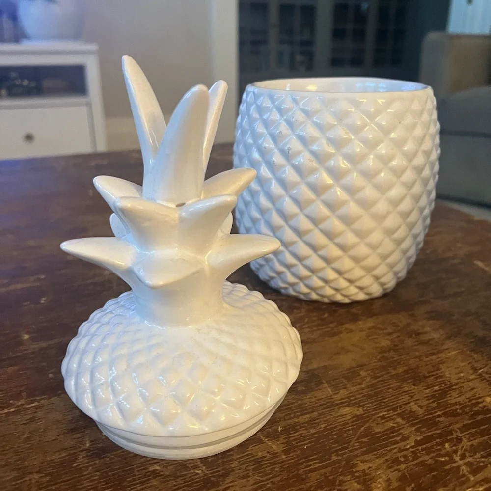 Pineapple 🍍 storage treat jar with lid. White ceramic and unique. Good luck too